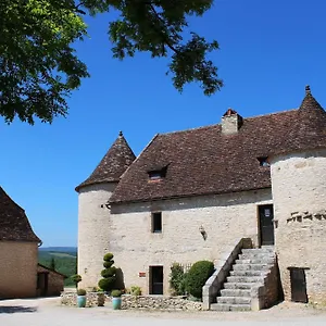 Les Vieilles Tours Hotel